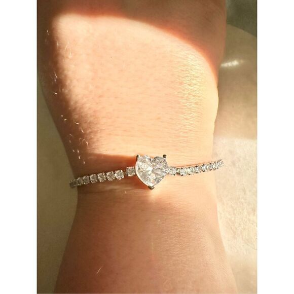 Cubic zirconia heart tennis bracelet - Picture 4 of 4